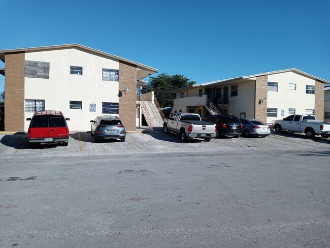 3720 SW 59 Ave in Fort Lauderdale, FL - Building Photo - Building Photo