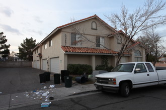 Rainbow Gardens in Las Vegas, NV - Building Photo - Building Photo