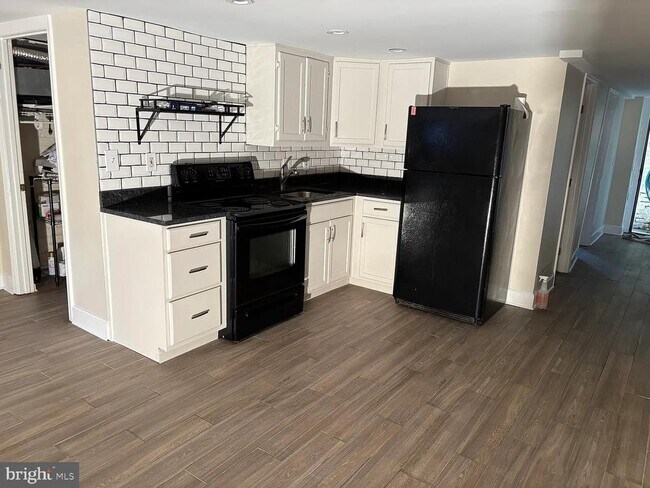 property at 2014 1st St NW