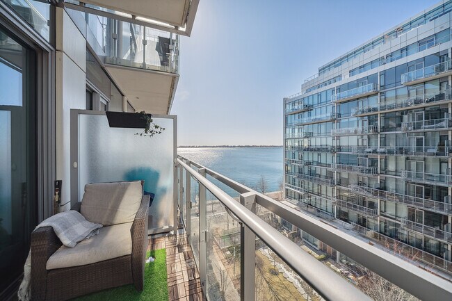 property at 39 Queens Quay E