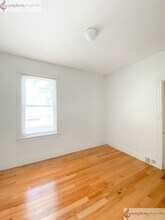 201 High St, Unit 1 in Brookline, MA - Foto de edificio - Building Photo