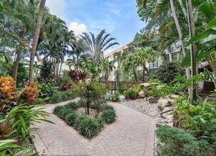 5300 NE 24th Ter, Unit 313 in Fort Lauderdale, FL - Foto de edificio - Building Photo