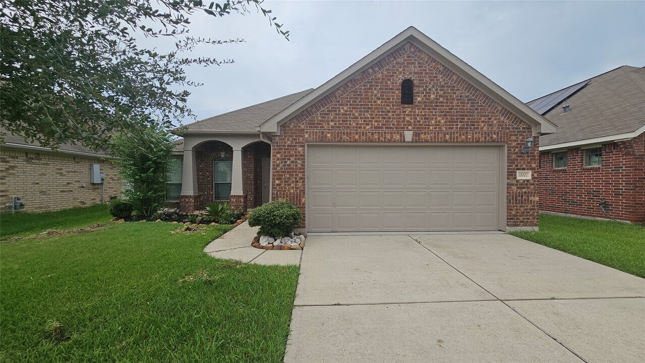 10002 Blissfull Valley Ln in Tomball, TX - Building Photo