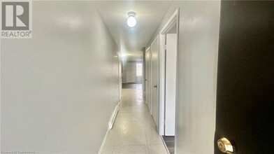 1200 Courtland Ave E in Kitchener, ON - Building Photo - Building Photo