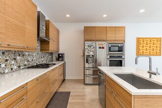 922 N Hermitage Ave in Chicago, IL - Building Photo - Building Photo