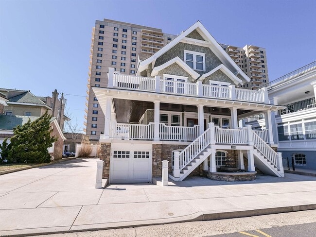 property at 108 S Marion Ave