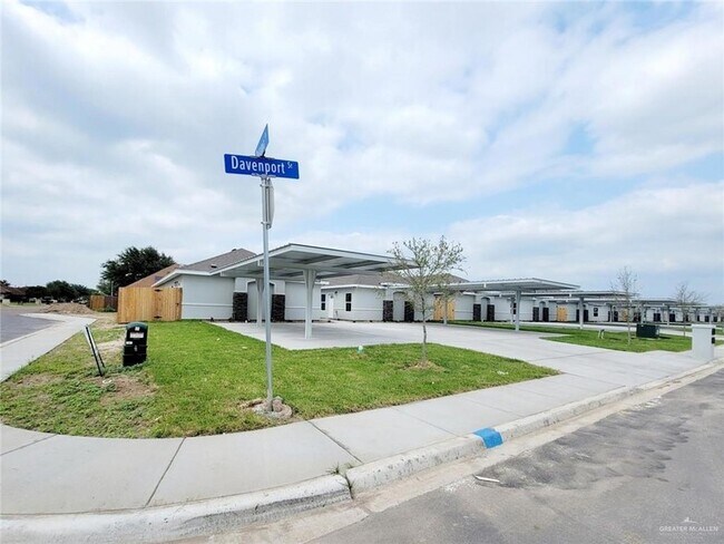 1719 Davenport St, Unit 3 in Weslaco, TX - Building Photo - Building Photo