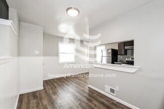 8520 Jacklin Ave in Hazelwood, MO - Foto de edificio - Building Photo