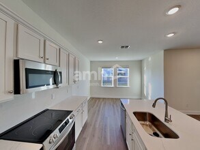 5999 Sycamore Pl St in St. Cloud, FL - Building Photo - Building Photo