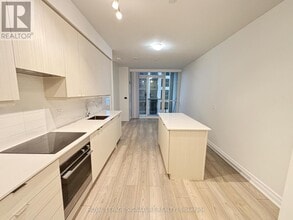 36 Elm Dr W in Mississauga, ON - Building Photo - Building Photo