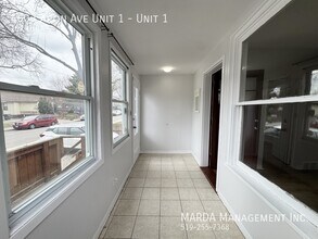 460 Caron Ave in Windsor, ON - Building Photo - Building Photo