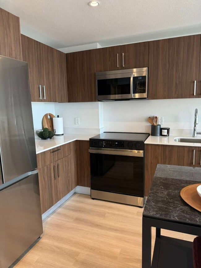 3931 NW 12th St, Unit A3 in Miami, FL - Building Photo - Building Photo