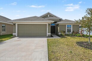 2542 Pinwherry St NW in Palm Bay, FL - Building Photo