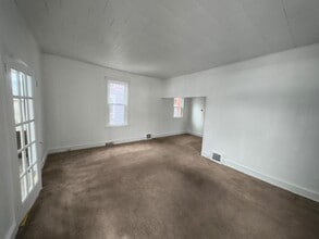 44 High St in Woodbury, NJ - Building Photo - Building Photo