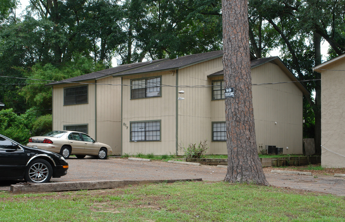 817 California St in Tallahassee, FL - Building Photo