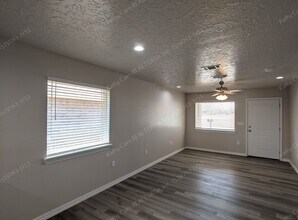 2031 Janeway St in Clovis, NM - Foto de edificio - Building Photo