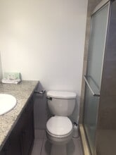 2045 NE 24th Ave, Unit 9 in Pompano Beach, FL - Foto de edificio - Building Photo