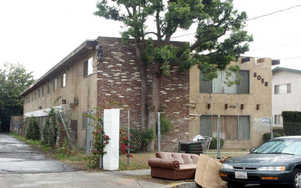 6058 Hazelhurst Pl in North Hollywood, CA - Building Photo - Building Photo