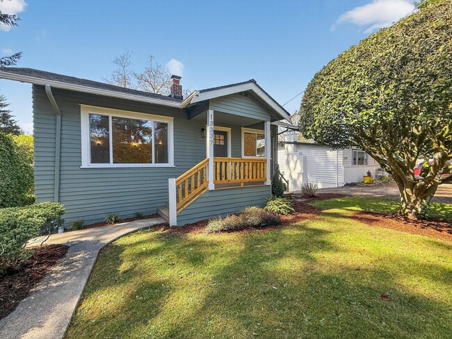 13337 30th Ave NE in Seattle, WA - Building Photo - Building Photo