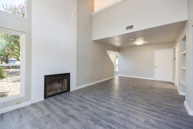 property at 6913 Thorncliffe Dr