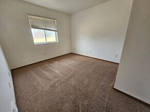 905 E White Birch Ave-Unit -Unit B in Ellensburg, WA - Building Photo - Building Photo