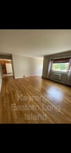 215 Terry Rd in Smithtown, NY - Building Photo - Building Photo