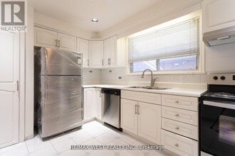 28 Paragon Rd in Toronto, ON - Building Photo - Building Photo