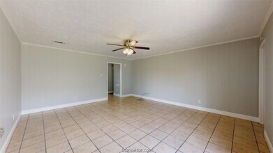 1417 Antone Ct in College Station, TX - Foto de edificio - Building Photo