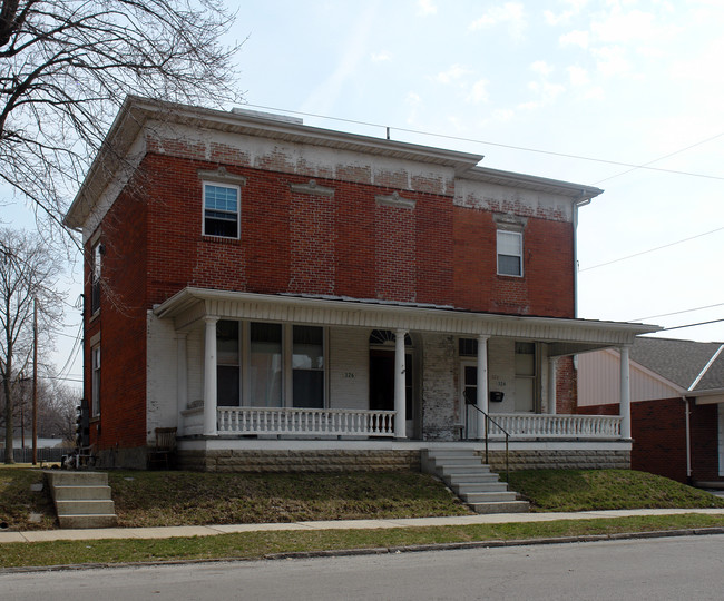 324 N Main St in Fostoria, OH - Foto de edificio - Building Photo