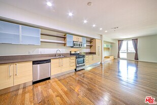 1234 Wilshire Blvd in Los Angeles, CA - Building Photo