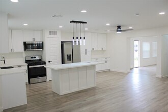 5310 Randon Rd in Houston, TX - Building Photo - Building Photo