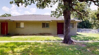 16567 Farm to Market Rd 2154, Unit 10 in College Station, TX - Building Photo