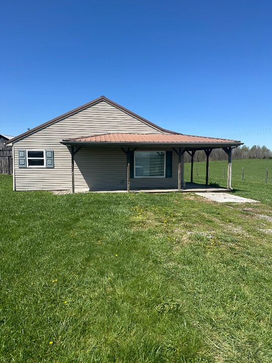 939 Ford Rd in Magnolia, KY - Building Photo