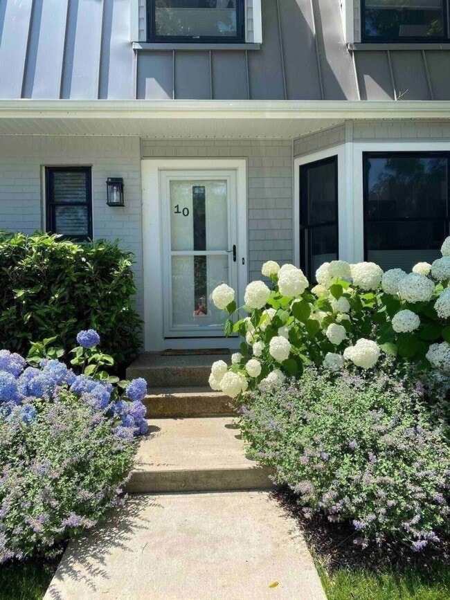 property at 50 Hubbard Ln