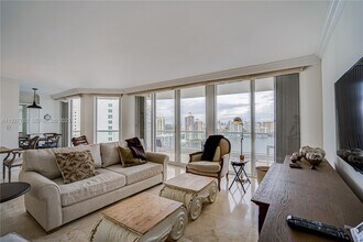 7000 Island Blvd in Aventura, FL - Building Photo - Building Photo