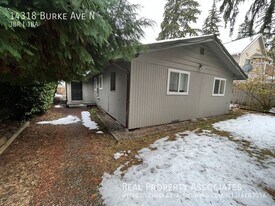 14318 Burke Ave N in Seattle, WA - Building Photo
