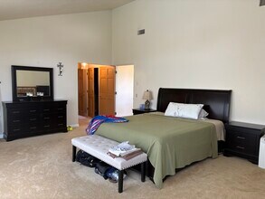 948 Ettin Ave in Simi Valley, CA - Building Photo - Building Photo