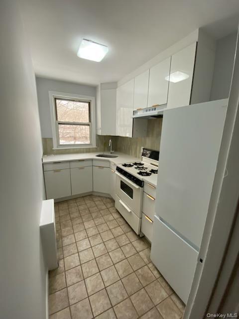 property at 3 Winchester Ave