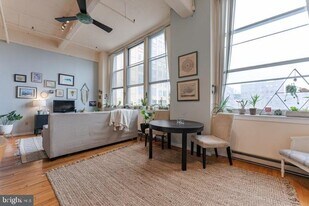 1238 Callowhill St in Philadelphia, PA - Building Photo