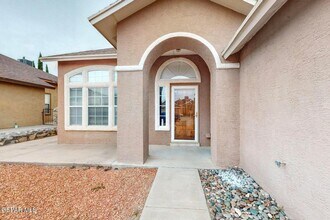 133 Cloud Song E in Santa Teresa, NM - Building Photo - Building Photo