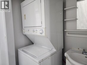 120B 120b Ave in Pitt Meadows, BC - Building Photo - Building Photo