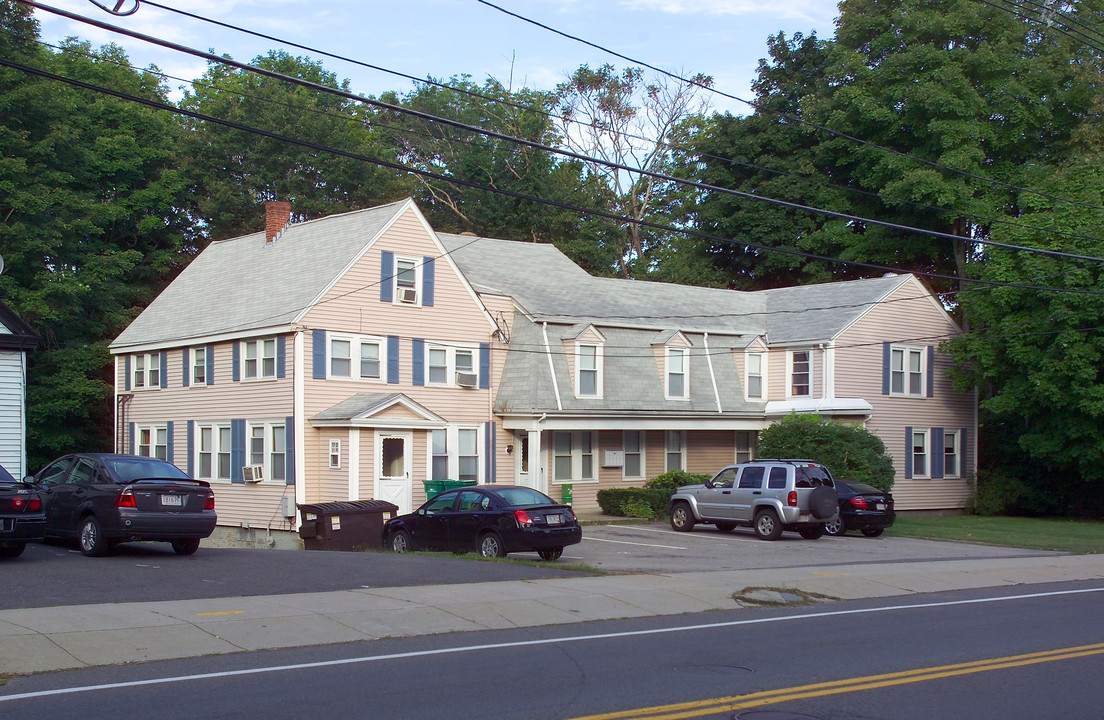 36 Main St in Foxboro, MA - Building Photo