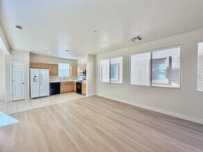 315 Ladies Tee Ct in Las Vegas, NV - Building Photo - Building Photo