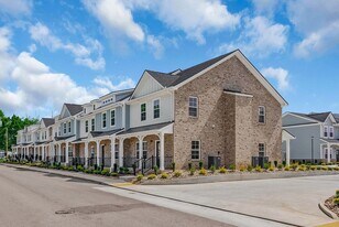 207 S High St in McMinnville, TN - Building Photo