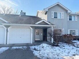 6269 Magda Dr in Maple Grove, MN - Building Photo