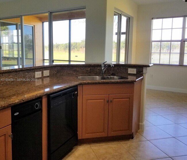 8255 NW 128th Ln in Parkland, FL - Building Photo - Building Photo