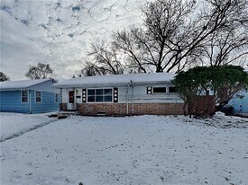 2092 Bush Ave E in St. Paul, MN - Building Photo