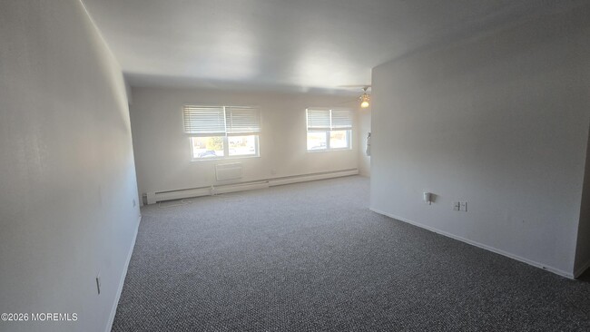 39 Manchester Ct in Freehold, NJ - Building Photo - Building Photo