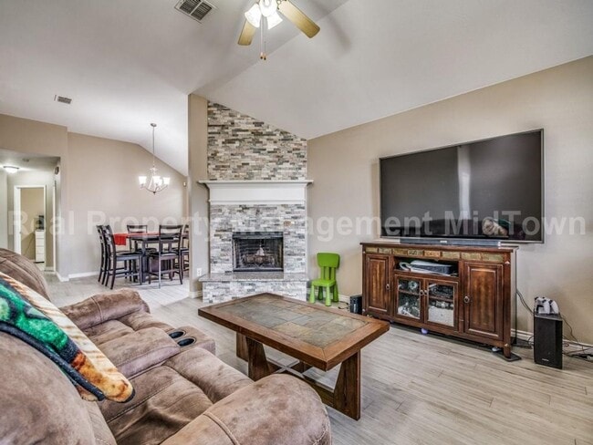 1605 Bob Dr in Royse City, TX - Building Photo - Building Photo