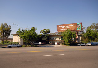 2762 W Broadway in Los Angeles, CA - Building Photo - Building Photo